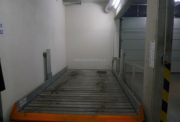 Parkovací stání v Brně - Králově Poli