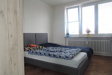 Pronájem bytu 2+1 s balkonem, Královo Pole