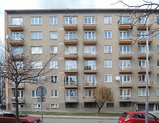 Pronájem bytu 2+1 s balkonem, Královo Pole