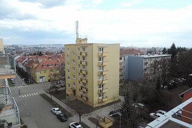 Pronájem bytu 2+1 s balkonem, Královo Pole