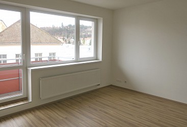 Pronájem bytu 2+kk se dvěma balkony u BVV