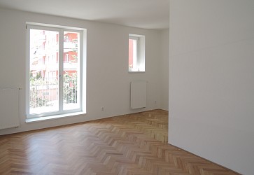 Prodej bytu 2+1 s balkonem a lodžií, Úvoz.