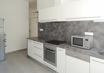 Prodej bytu 2+1 s balkonem a lodžií, Úvoz.