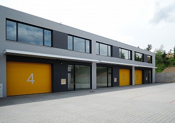Pronájem novostavby podnikatelského boxu nedaleko Vídeňské.
