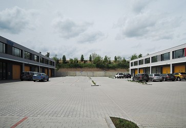 Pronájem novostavby podnikatelského boxu nedaleko Vídeňské.