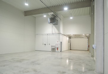 Pronájem novostavby podnikatelského boxu nedaleko Vídeňské.