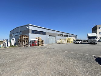 Sklady, kanceláře, parkování a kompletní servis