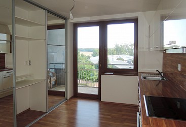 Pronájem bytu 2+kk s parkovacím stáním, Žebětín.