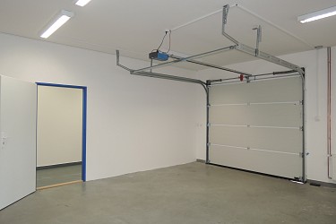 Pronájem kanceláří a skladu v komerční budově nedaleko OC FUTURUM