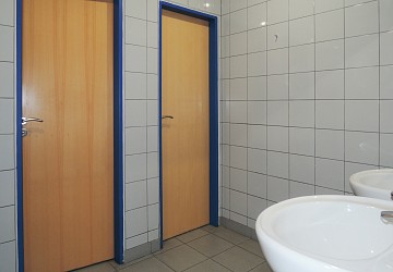 Pronájem kanceláří a skladu v komerční budově nedaleko OC FUTURUM