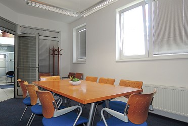 Pronájem kanceláře 24m2 v blízkosti OC Futurum, Vídeňská