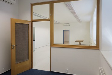 Pronájem souboru kanceláří a skladů 118 m2, Vídeňská