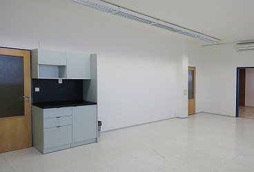Pronájem souboru kanceláří a skladů 118 m2, Vídeňská