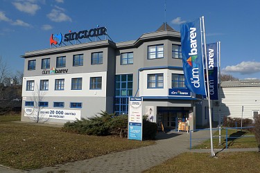 Pronájem dvou kanceláří 33 m2 v komerční budově u OC Globus