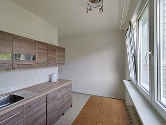Pronájem bytu 2+1 s lodžií, Juliánov