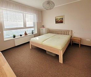 Prodej bytu 4+kk 113 m2 s parkovacím garážovým stáním a sklepem, Juliánov
