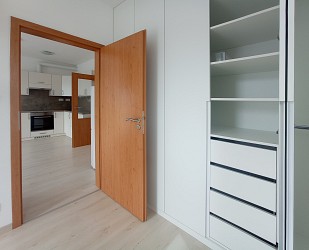 Pronájem bytu 2+kk s balkonem a parkovacím stáním, Bystrc Kamechy