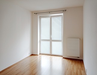 Prodej cihlového bytu 2+kk s balkonem a garážovým stáním, Bystrc Říčanská