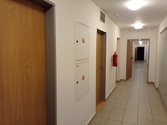 Prodej cihlového bytu 2+kk s balkonem a garážovým stáním, Bystrc Říčanská