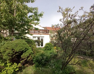 Prodej RD se zahradou, garáží a vydaným SP k přestavbě domu