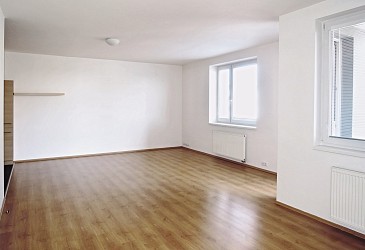 Pronájem bytu 1+kk s balkonem v Brně Králově Poli