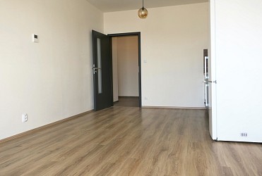 Pronájem novostavby bytu 1+kk s balkonem na Kamechách