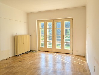 Prodej pozemku 3200 m2  s funkcionalistickou vilou, Mokrá Hora