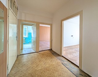 Prodej pozemku 3200 m2  s funkcionalistickou vilou, Mokrá Hora