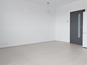 Pronájem novostavby bytu 1+kk s balkonem na Kamechách