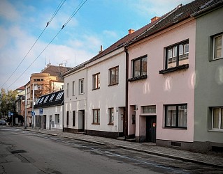Prodej RD se zahradou, garáží a vydaným SP k přestavbě domu