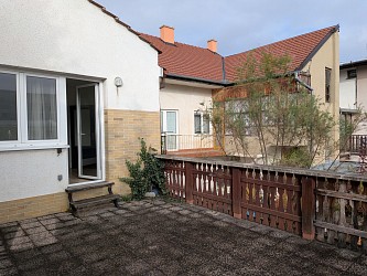 Prodej RD se zahradou, garáží a vydaným SP k přestavbě domu