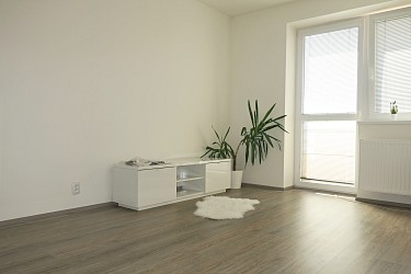 Pronájem bytu 1+kk s balkonem v Brně - Bystrci