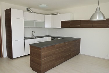 Pronájem bytu 3+kk s parkovacím stáním, Královo Pole