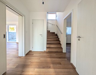 Prodej novostavby domu s garáží a zahradou, Ochoz u Brna