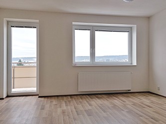 Pronájem cihlového bytu 1+kk s balkonem v Brně - Kamechách