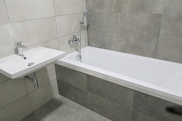 Pronájem novostavby bytu 2+kk s balkonem a garážovým stáním na Kamechách