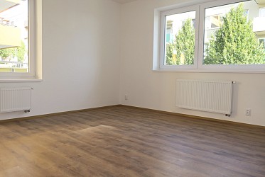 Pronájem novostavby bytu 2+kk s balkonem a garážovým stáním na Kamechách