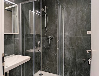 Pronájem 1+kk, 28,3 m2 polyfunkční dům Meridiem, Komárovská