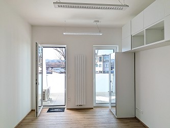 Pronájem 1+k 29,8 m2 v polyfunkčním domě MERIDIEM, Komárovská