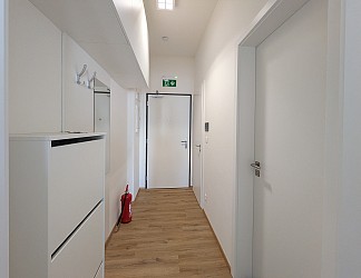 Pronájem 1+k 29,8 m2 v polyfunkčním domě MERIDIEM, Komárovská