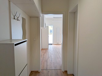 Pronájme 1+kk, 29,8 m2 polyfunkční dům Meridiem, Komárovská