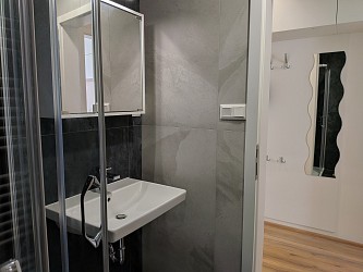 Pronájme 1+kk, 29,8 m2 polyfunkční dům Meridiem, Komárovská