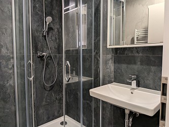 Pronájme 1+kk, 29,8 m2 polyfunkční dům Meridiem, Komárovská