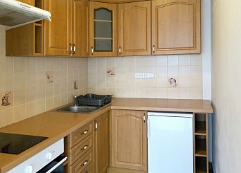 Pronájem bytu 1+kk s balkonem a garážovým stáním – Brno, ul. Dusíkova