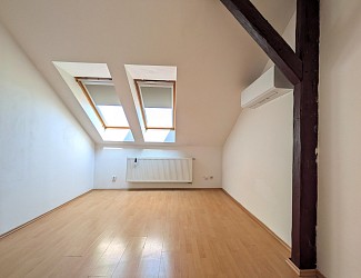 Pronájem podkrovního bytu 84 m2, 2+1 s galerií, Královo Pole Husitská
