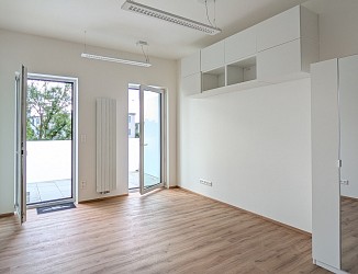 Pronájem 1+k 28,8 m2 v polyfunkčním domě MERIDIEM, Komárovská