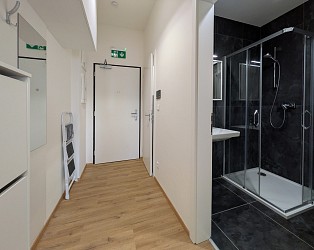 Pronájem 1+k 28,8 m2 v polyfunkčním domě MERIDIEM, Komárovská