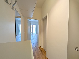 Pronájem kanceláře 27 m2 polyfunkční dům Meridiem, Komárovská