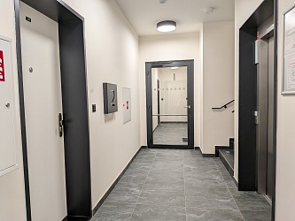 Pronájem kanceláře 27 m2 polyfunkční dům Meridiem, Komárovská