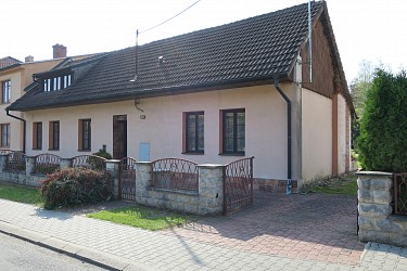 Pronájem domu 3+1 se zahradou u Lysic